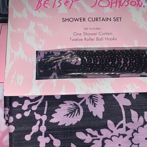 NEW- Betsey Johnson Floral Pink and Black Shower Curtain Set